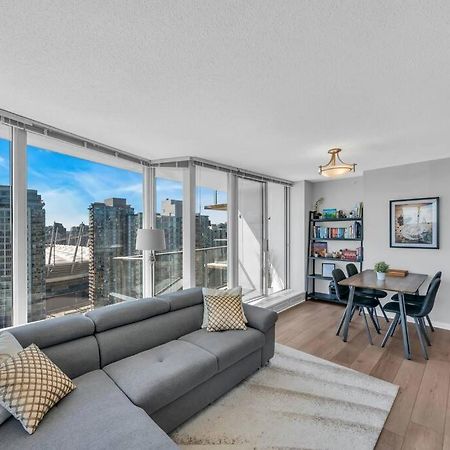 Spacious Dt 2-Bdr High-Rise With View, Pool, Gym 밴쿠버 외부 사진