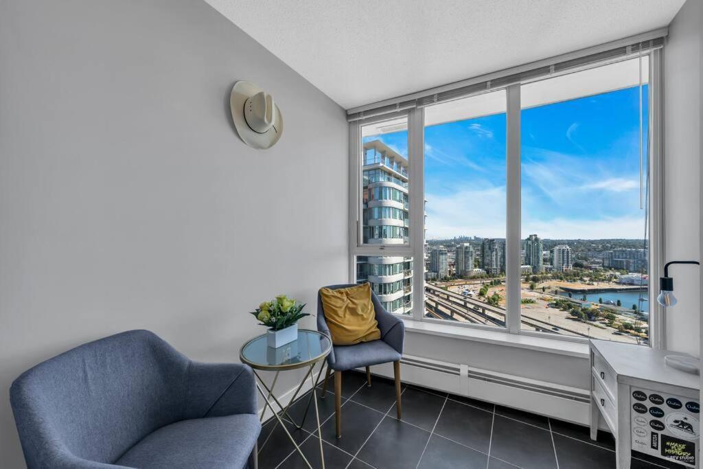 Spacious Dt 2-Bdr High-Rise With View, Pool, Gym 밴쿠버 외부 사진