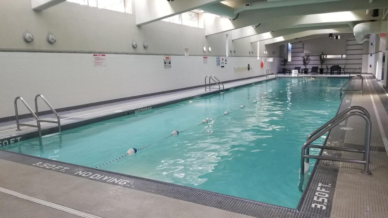 Spacious Dt 2-Bdr High-Rise With View, Pool, Gym 밴쿠버 외부 사진